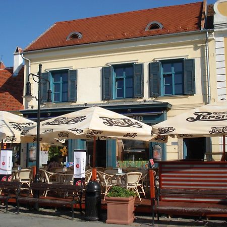 Portre Panzio Hotel Kőszeg Buitenkant foto