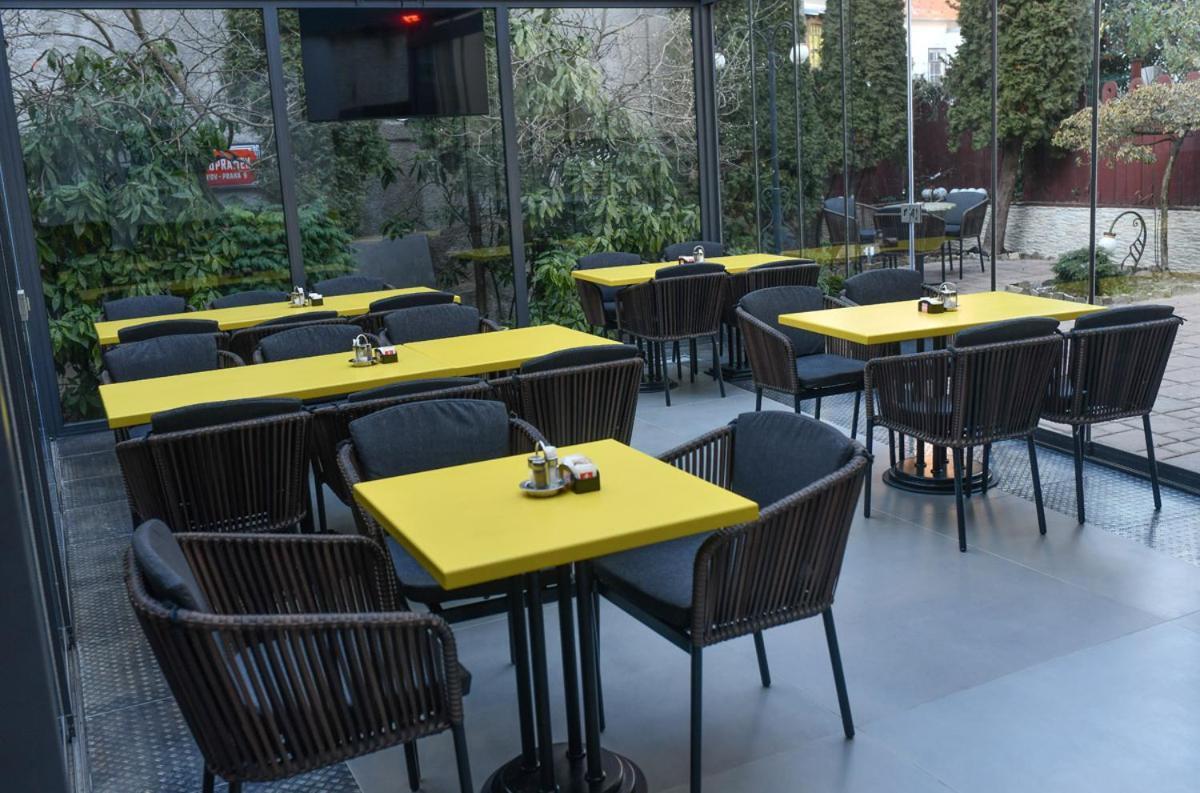 Portre Panzio Hotel Kőszeg Buitenkant foto