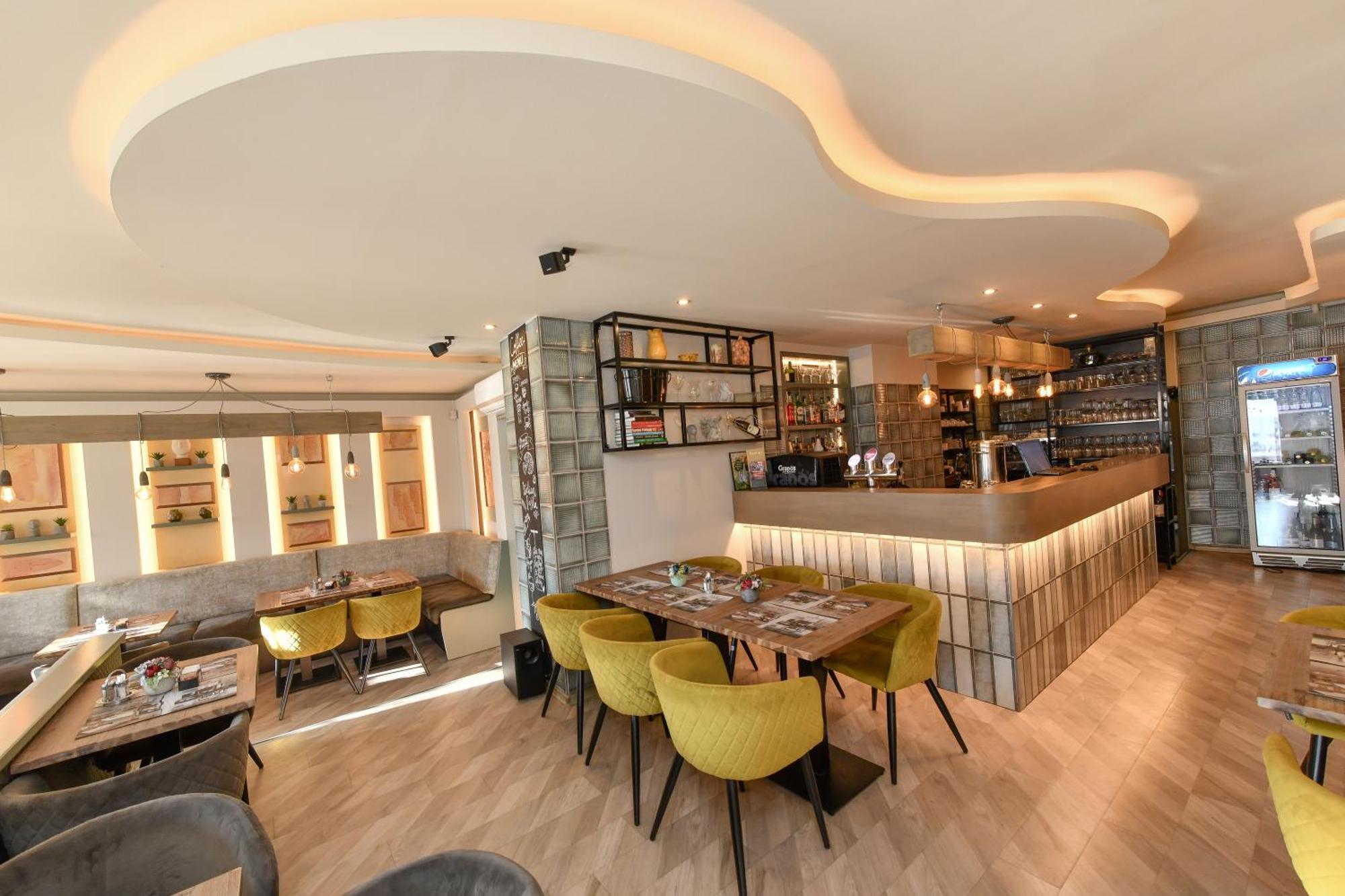 Portre Panzio Hotel Kőszeg Buitenkant foto
