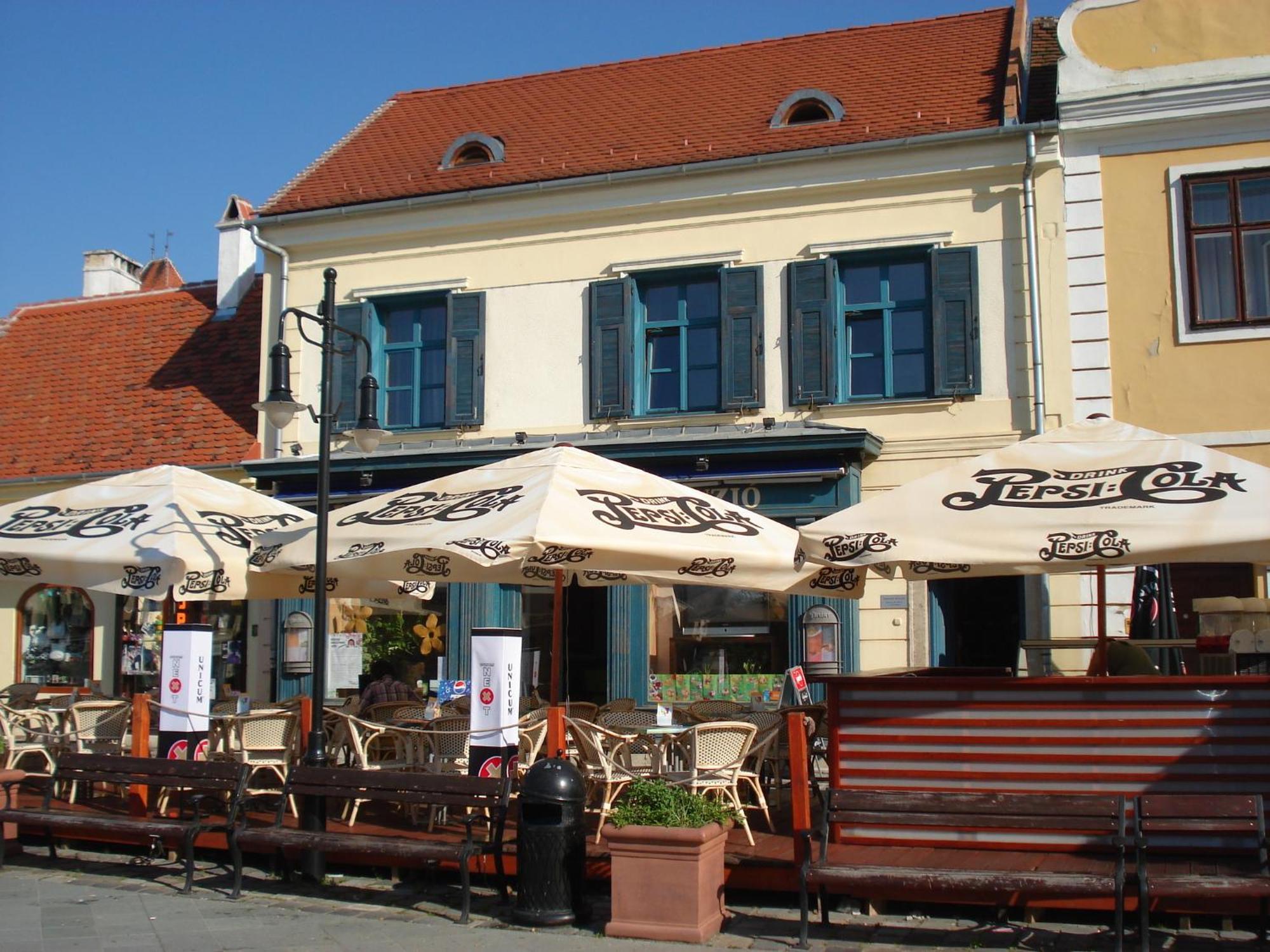 Portre Panzio Hotel Kőszeg Buitenkant foto